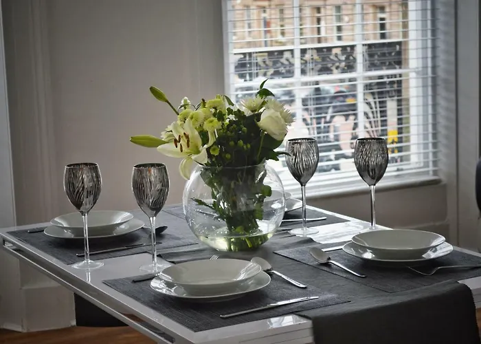 Apartment 4 Hamilton Square