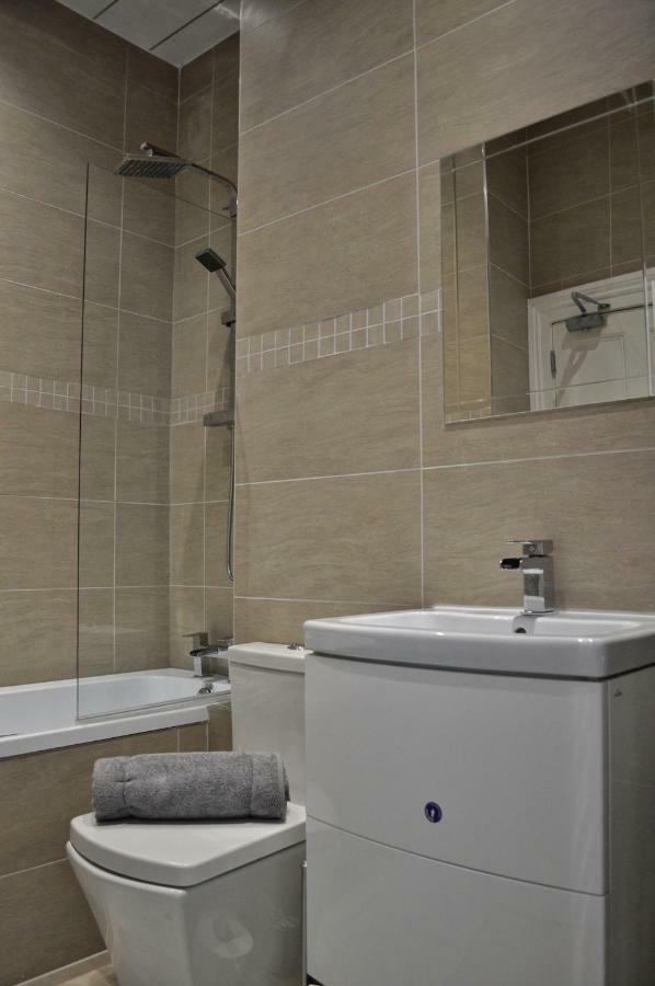 4 Hamilton Square * Birkenhead
